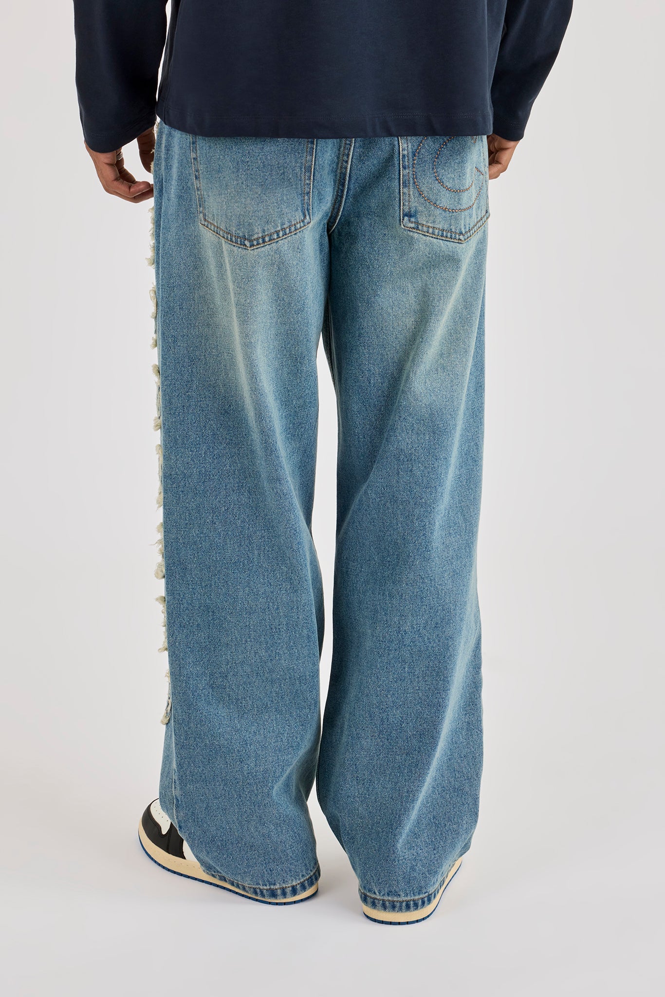 Baggy Fit Applique Logo Jeans - Antique Wash